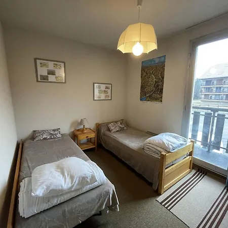 T3 Avec Balcon, - Fr-1-804-25 Apartment