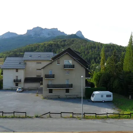 T3 Lumineux Pour 4/6 Personnes à - Fr-1-804-25